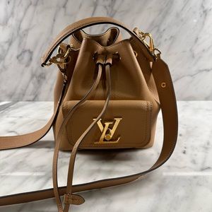 Louis Vuitton Lockme Bucket